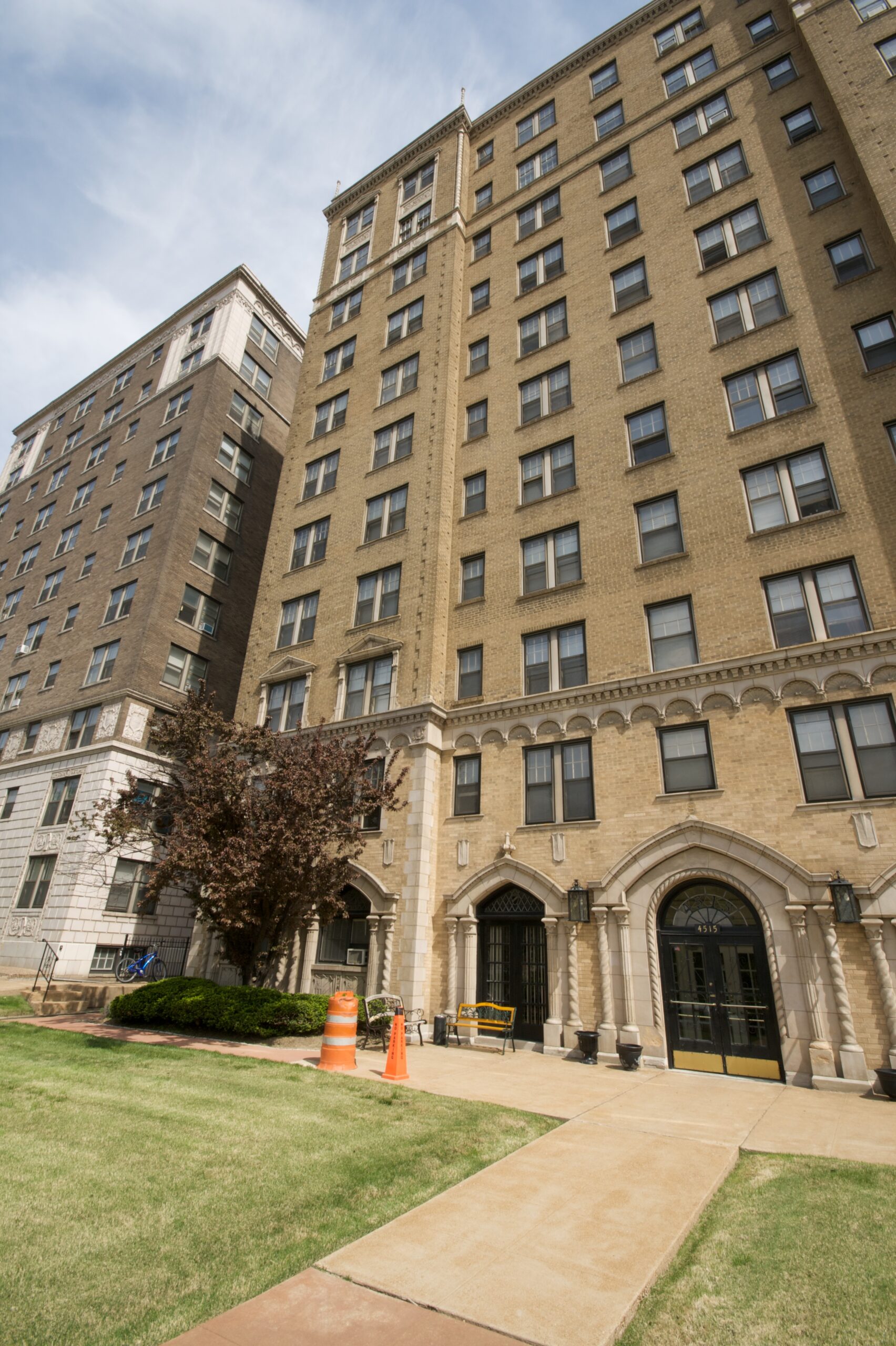 4515 Lindell Apartments
